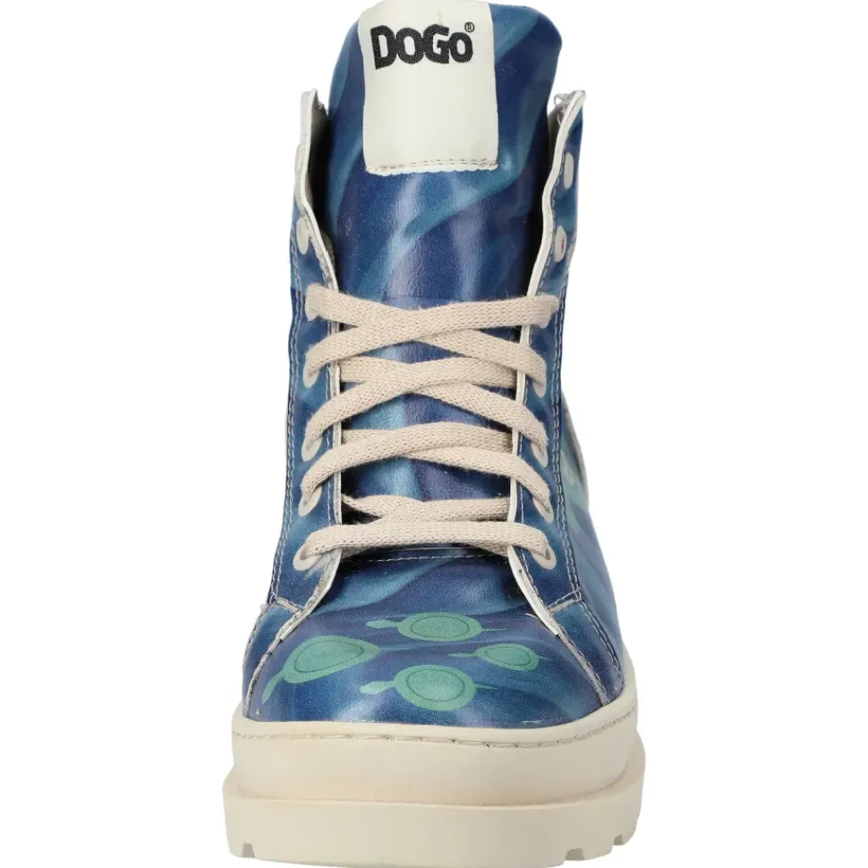 Born To Travel In The Ocean