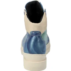 Born To Travel In The Ocean