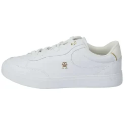 Essential Chic Court Sneaker