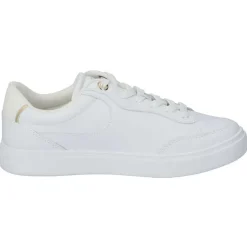 Essential Chic Court Sneaker